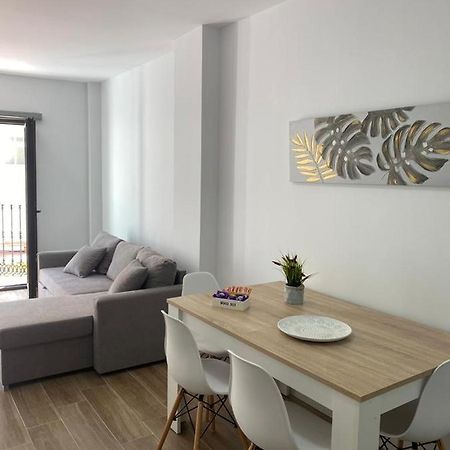 Apartamentos Marmoles Centro Малага Экстерьер фото